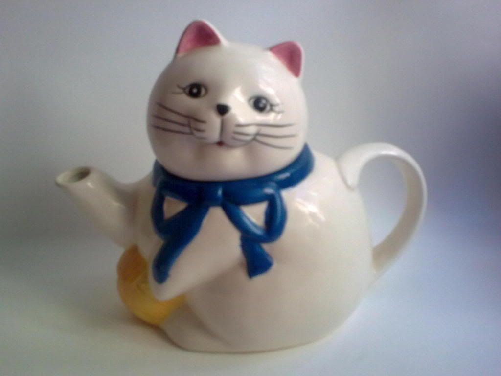 Cat_Novelty_Teapot.jpg