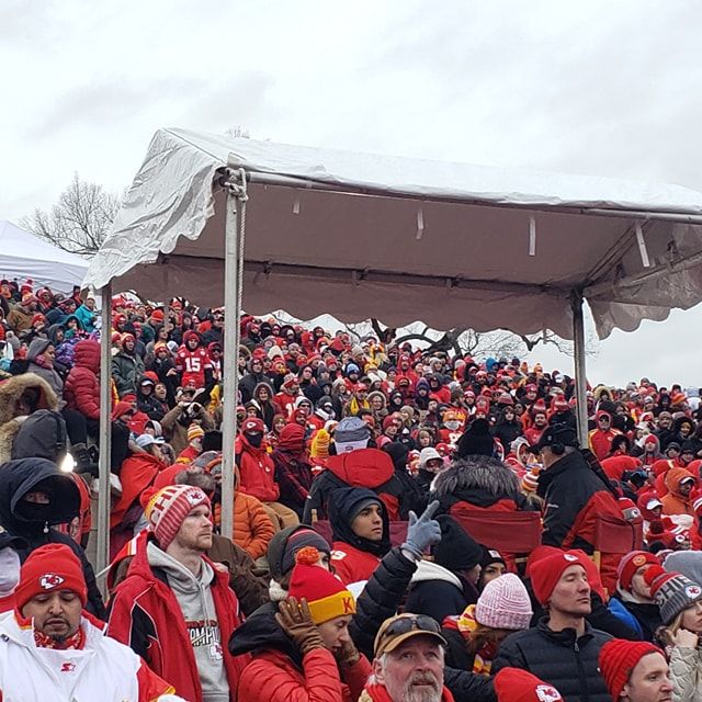  photo packed house_zpszzldflhq.jpg